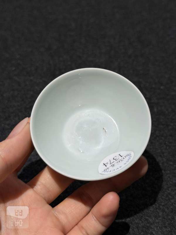 清康熙 青花团菊纹卧足杯 - 图6
